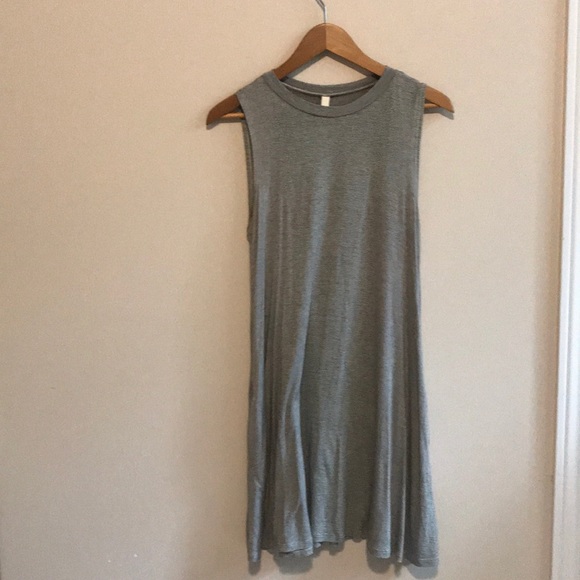 Cute and cosy striped dress - Picture 2 of 6